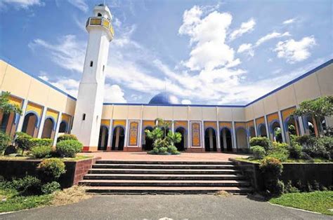 BLUE MOSQUE: Taguig's Famous Landmark & Muslims' Place .